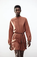 ROBE COURTE AVEC ENTRE-DEUX ET CEINTURE