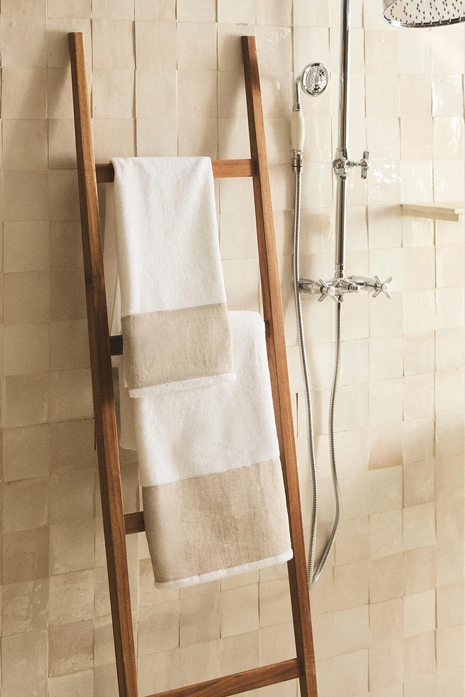 COTTON AND LINEN BATH TOWEL