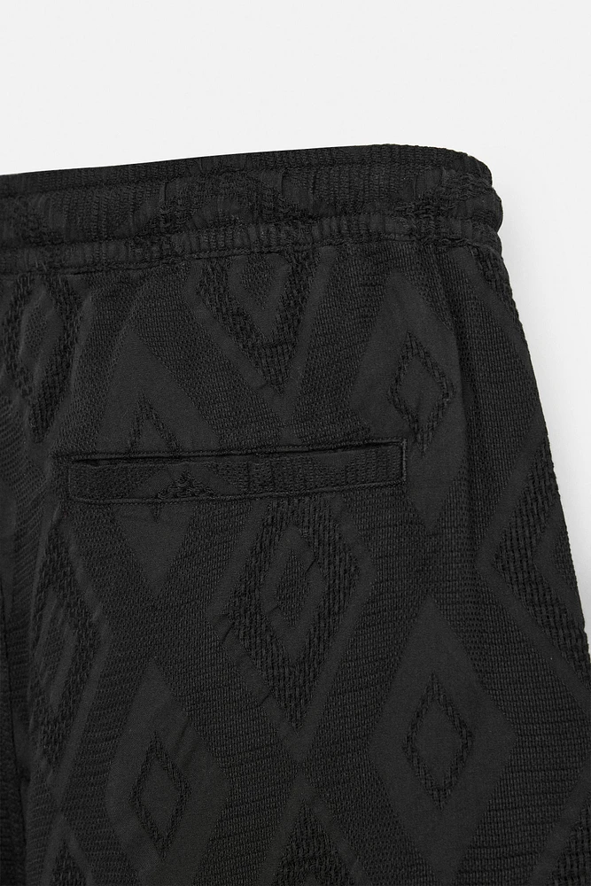 SHORT EN JACQUARD GÉOMÉTRIQUE
