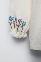 EMBROIDERED FLOWER T-SHIRT