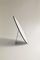 IRREGULAR-SHAPED PICTURE FRAME
