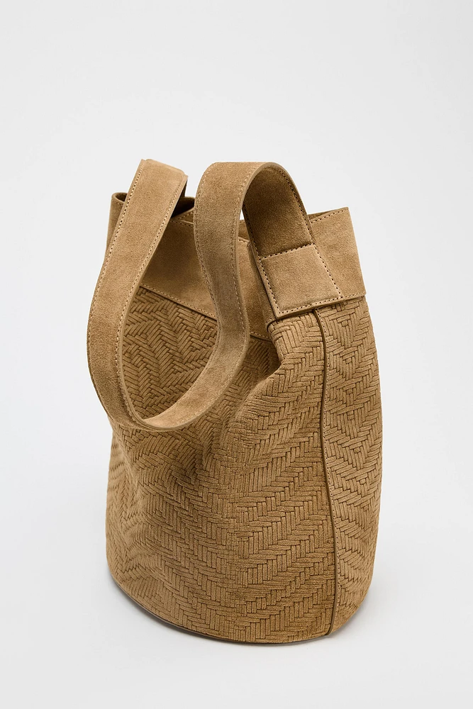 LEATHER BRAIDED MAXI BUCKET BAG
