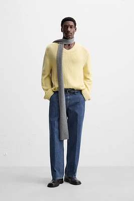 V-NECK STRUCTURED SWEATER