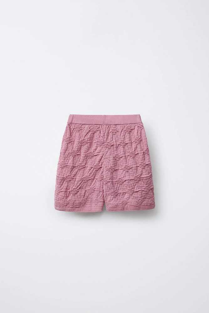 TEXTURED KNIT BERMUDA SHORTS