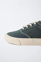 SKATER SNEAKERS