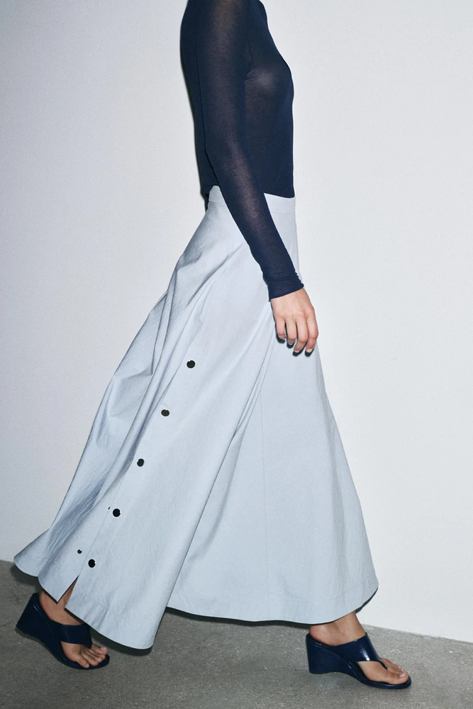 JUPE ÉVASÉE À BOUTONS ZARA WOMAN COLLECTION