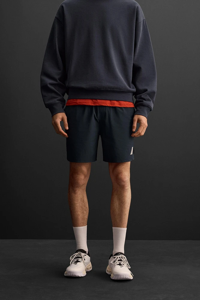 TRAINING TEXTURED SHORTS