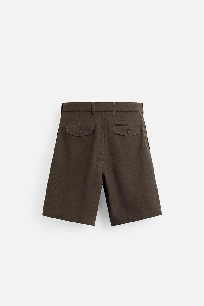 BERMUDA REGULAR FIT À PLIS