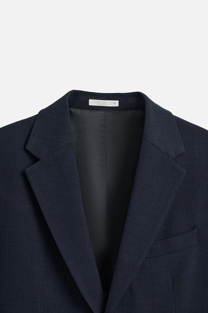 TEXTURED SUIT BLAZER