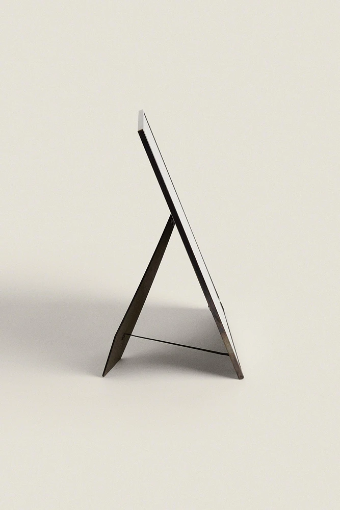 PICTURE FRAME WITH PASSE-PARTOUT