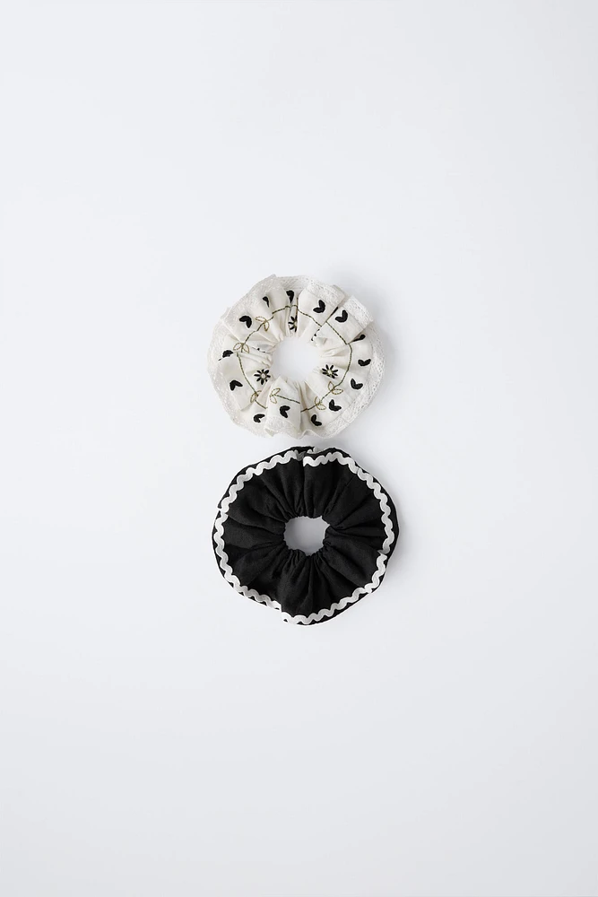 TWO-PACK OF LACE AND WAVY HAIR TIES