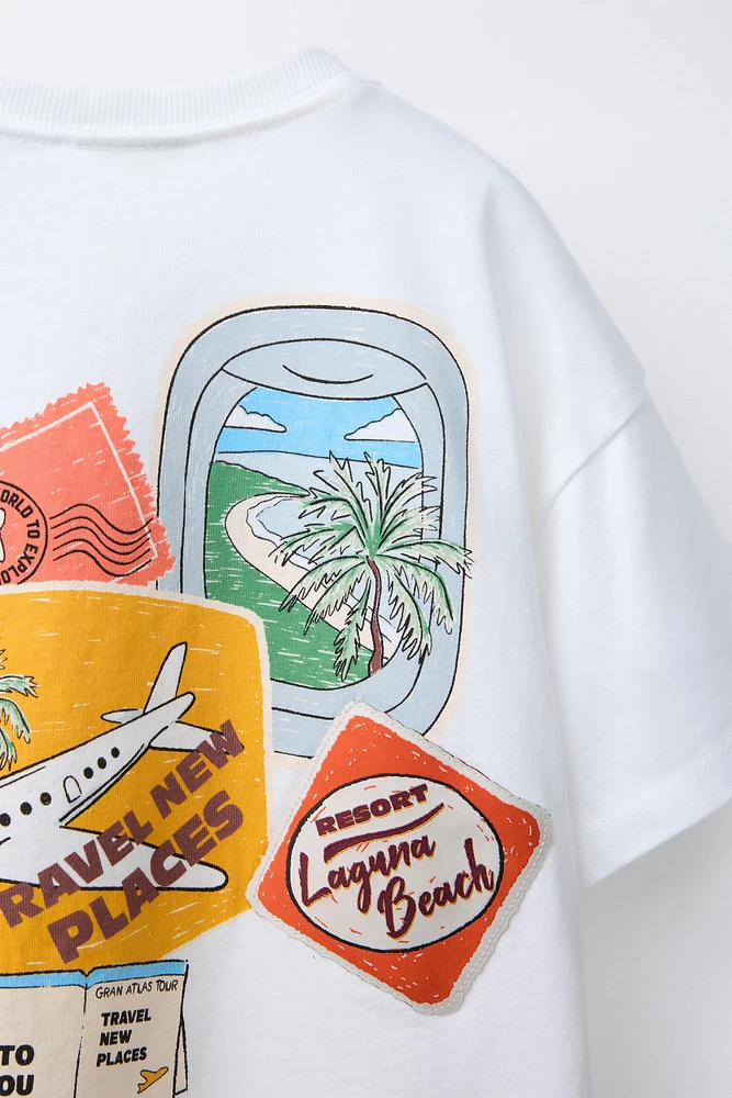 T-SHIRT À INSCRIPTION EN RELIEF
