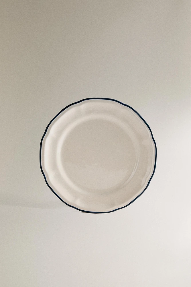 DESSERT PLATE WITH A GREEN RIM