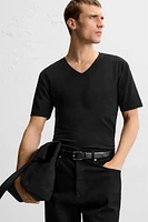 BASIC V-NECK T-SHIRT