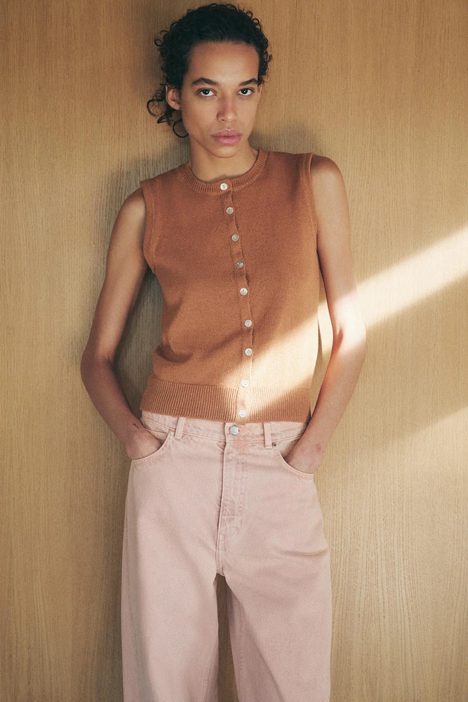 TEXTURED KNIT TOP