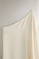 CAPE SATIN ASYMÉTRIQUE