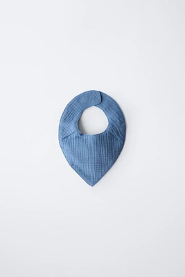 TEXTURED BIB