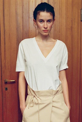 HIGH-WAISTED PANTS