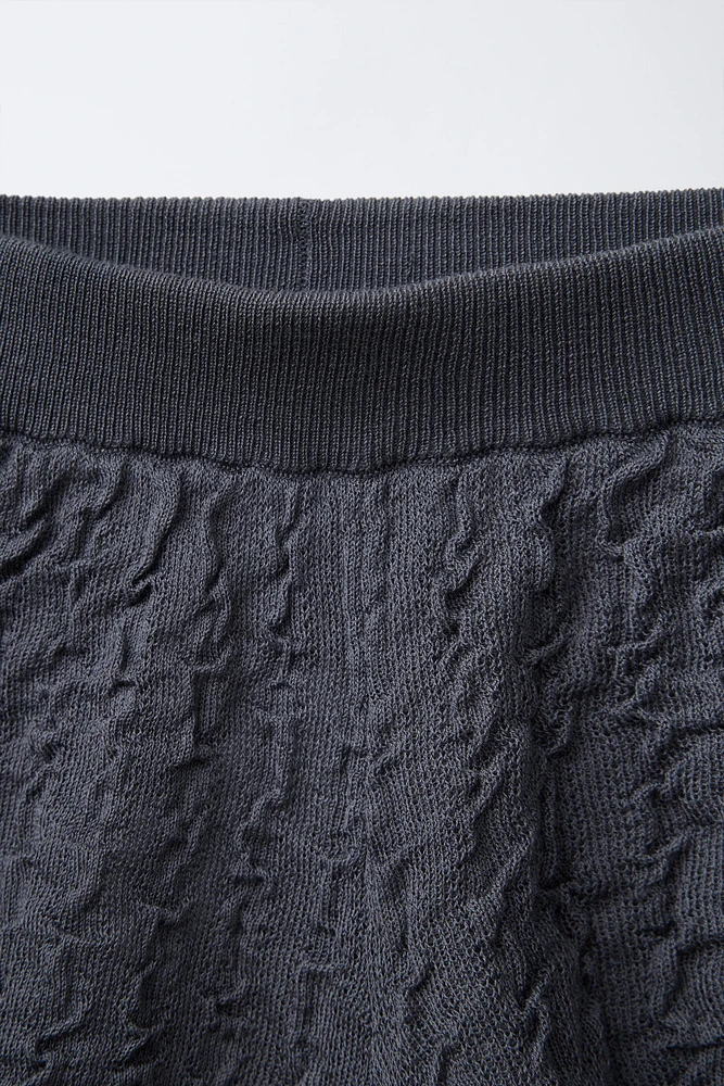 TEXTURED KNIT SHORTS