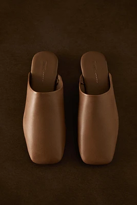 LEATHER MULE SLIPPERS