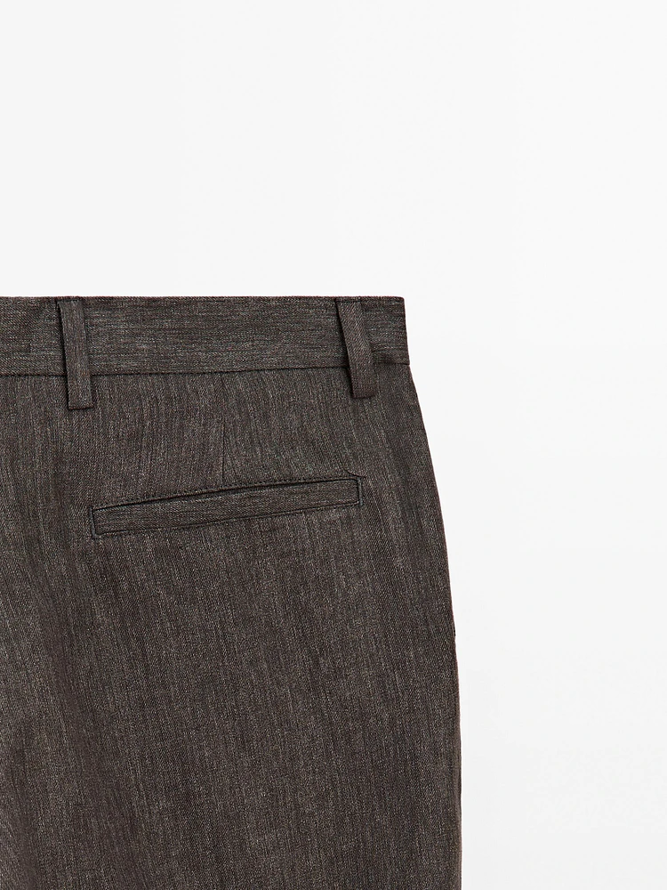 Faded total look linen trousers