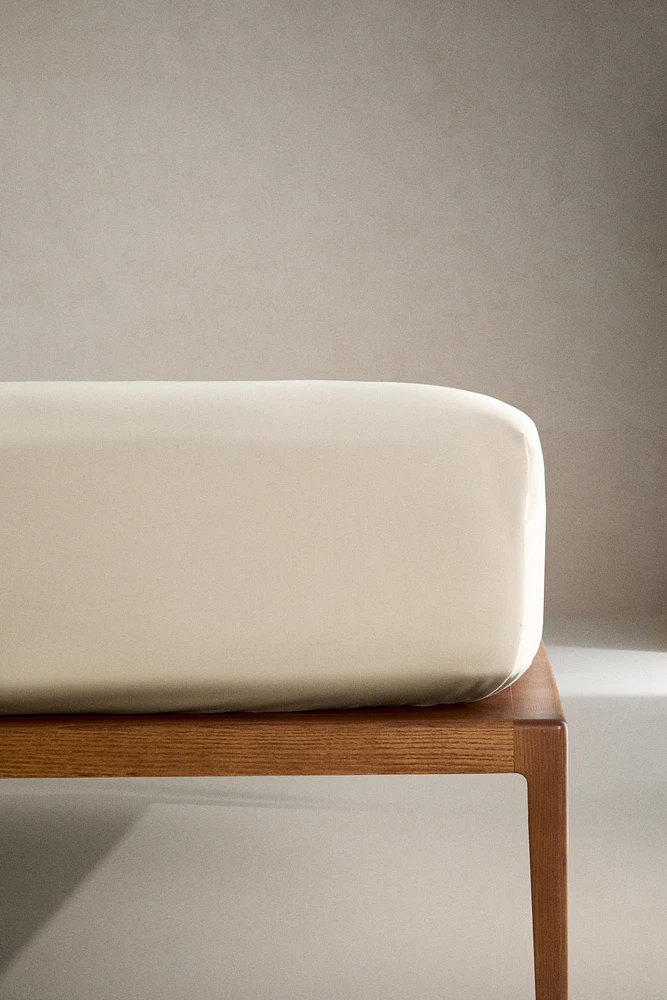 THICK SATEEN FITTED SHEET (300 THREAD COUNT