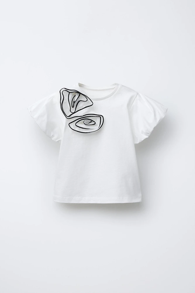 CONTRAST FLOWER T-SHIRT