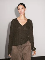 Pull en maille tressée à col V