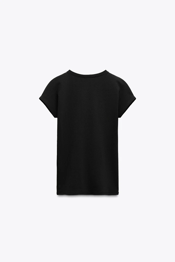 V-NECK TOP