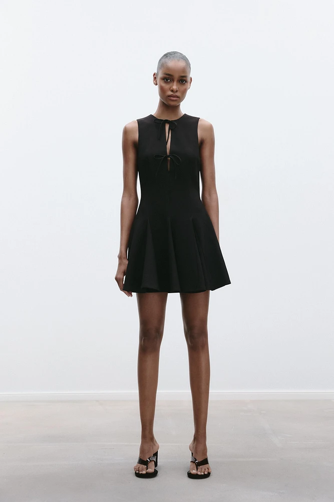 GODET BOW SHORT DRESS