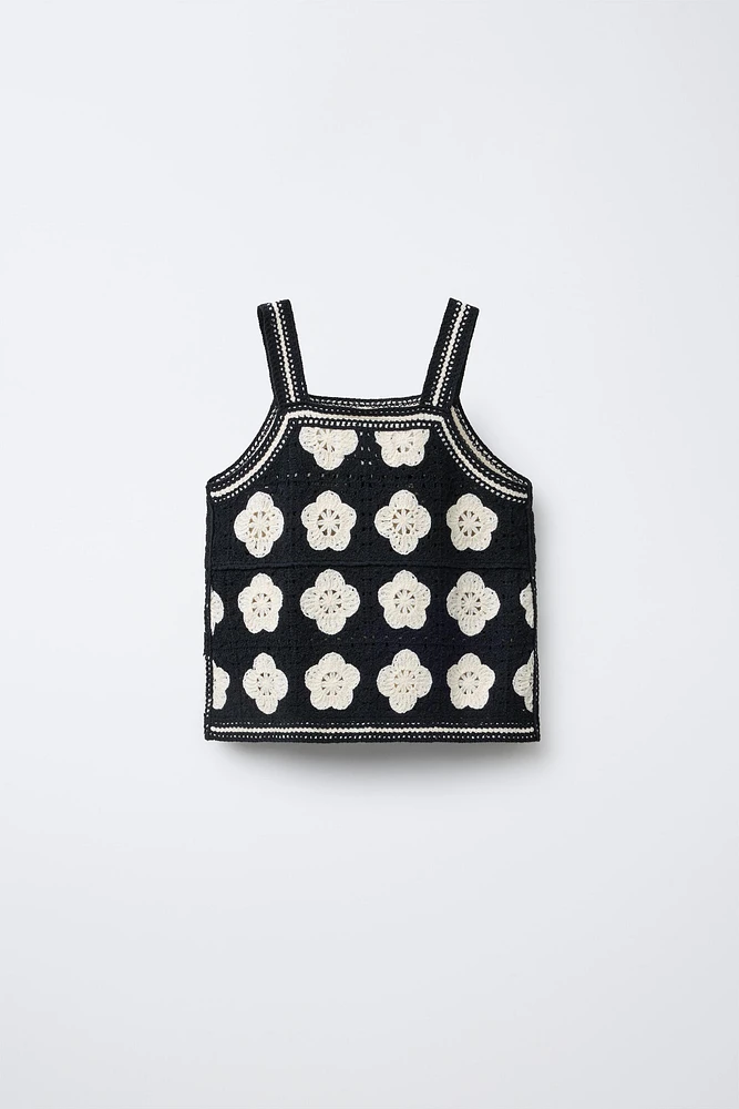 TOP EN MAILLE À FLEURS