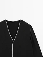 Flowing shirt with contrast topstitching