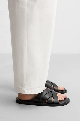 SANDALES EN CUIR À BRIDES