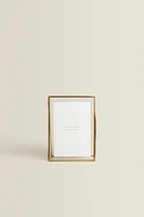 TRIANGULAR STRUCTURE PICTURE FRAME