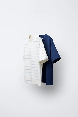 LOT DE DEUX T-SHIRTS UNIS ET À RAYURES