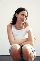 HALTER STRAP TOP