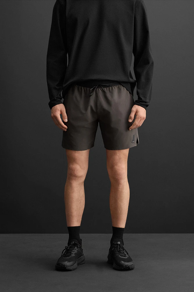 BASIC TRAINING SHORTS