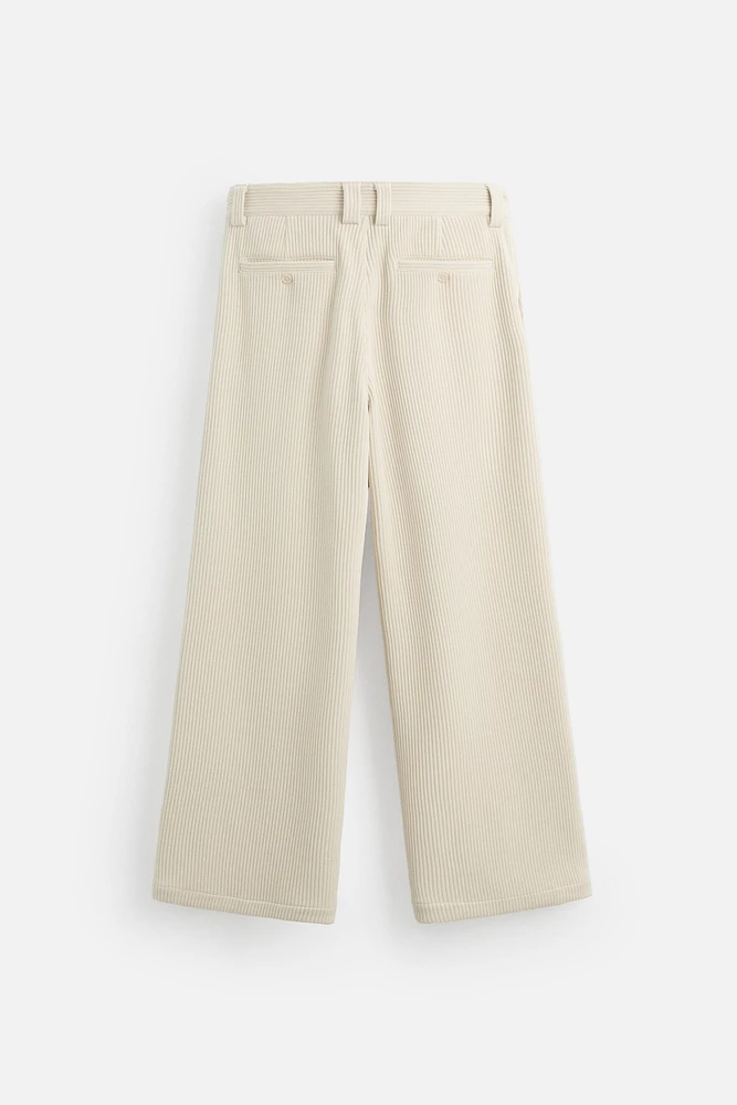 PANTALON COUPE LARGE EN VELOURS CÔTELÉ