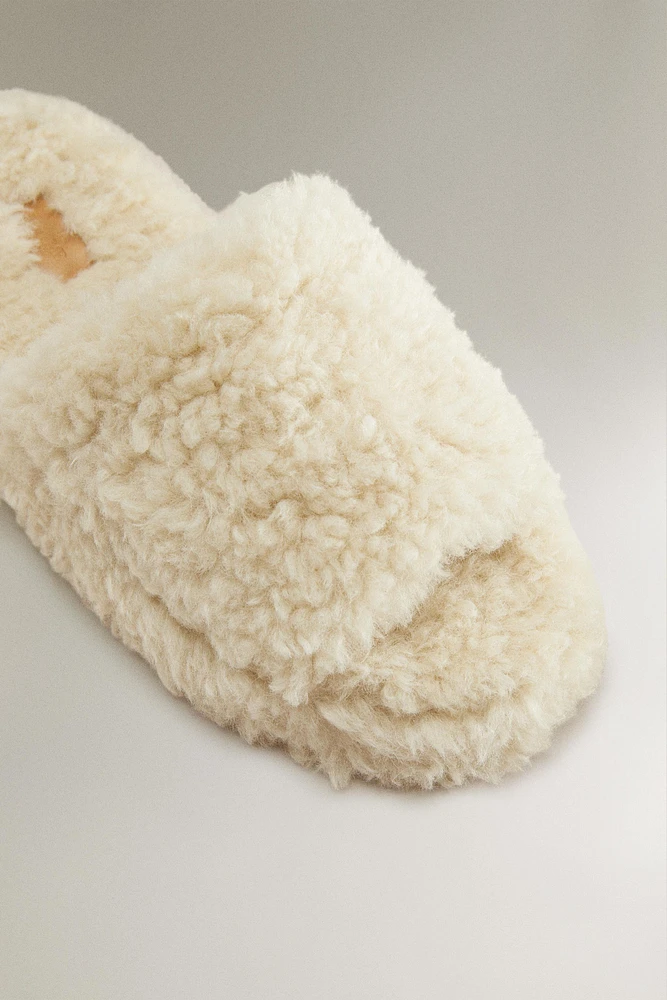 FAUX FUR PLATFORM SLIPPERS