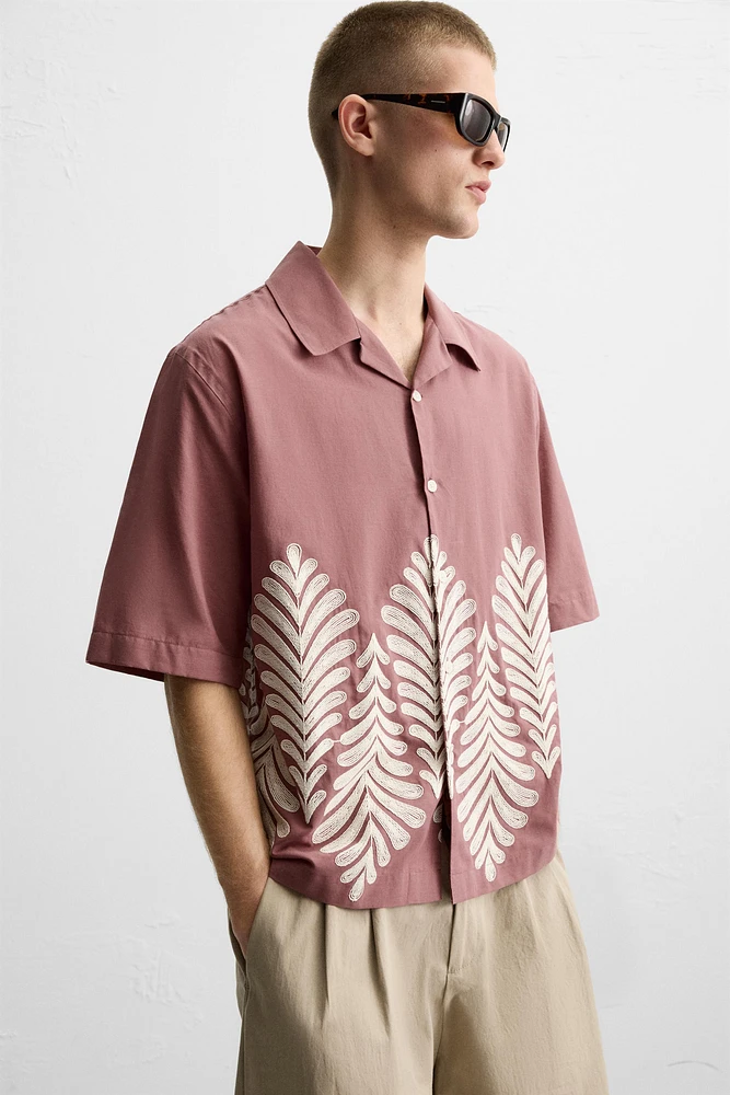 SHIRT WITH CONTRASTING EMBROIDERY