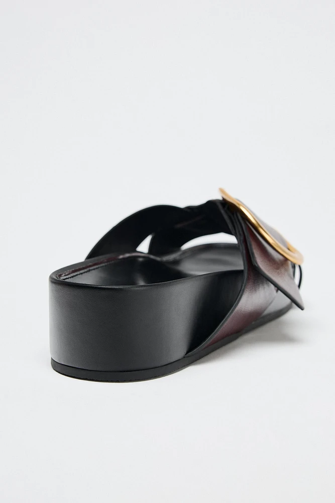 LEATHER BUCKLE SANDALS