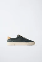 SKATER SNEAKERS