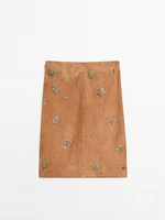 Jupe en cuir et daim avec pierres fantaisie