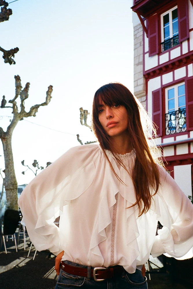 RUFFLED LACE INSERT BLOUSE
