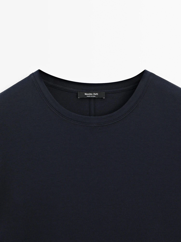 Short-sleeve T-shirt with back seam detail