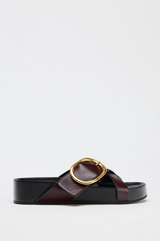 LEATHER BUCKLE SANDALS