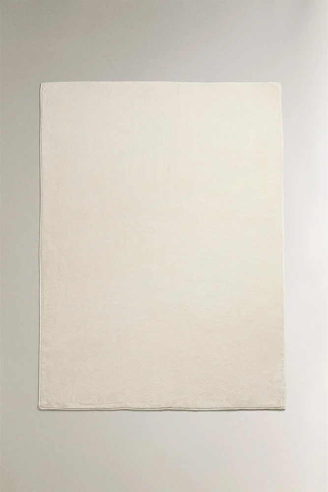 FLEECE BLANKET
