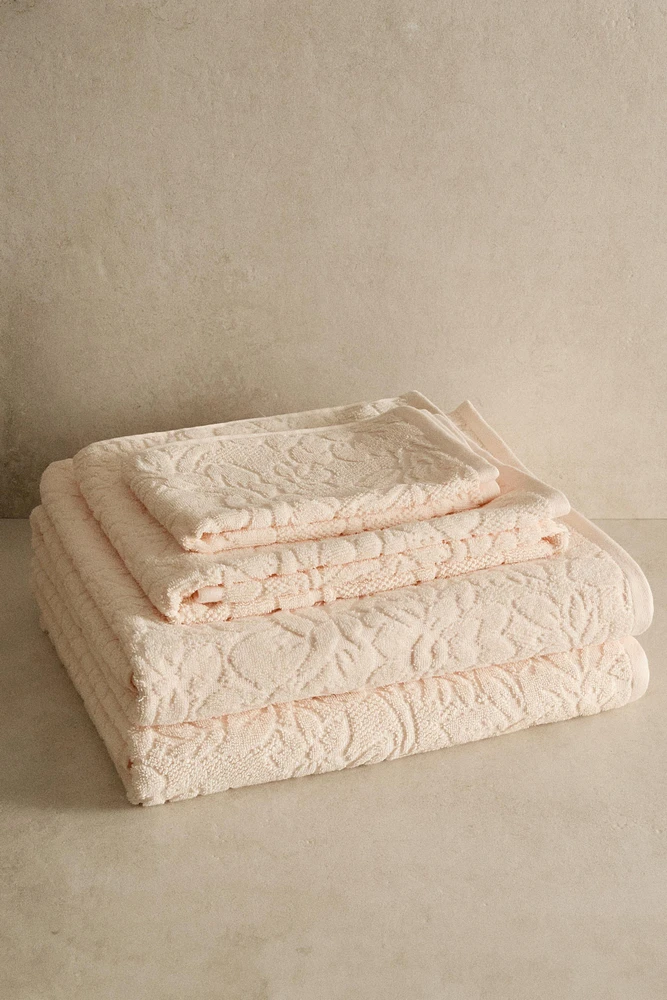 FLORAL JACQUARD BATH TOWEL