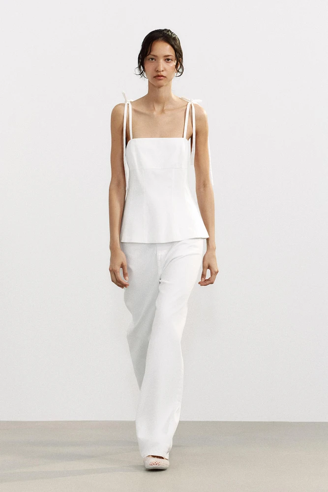 FITTED TIE TOP