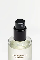 FASHIONABLY LONDON EDP 30ML (1.01 FL. OZ).